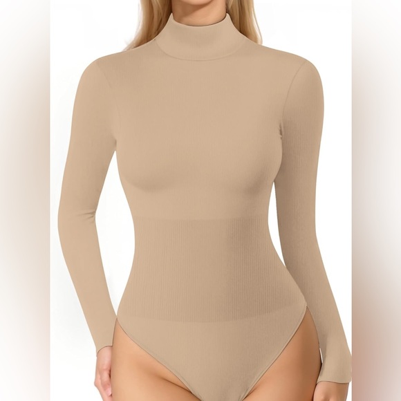 Mangopop Tops - Fitted Long Sleeve Bodysuit